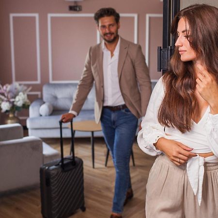 Resto Inn - Smart Apartamenty Blisko Energylandii Polwies Екстериор снимка