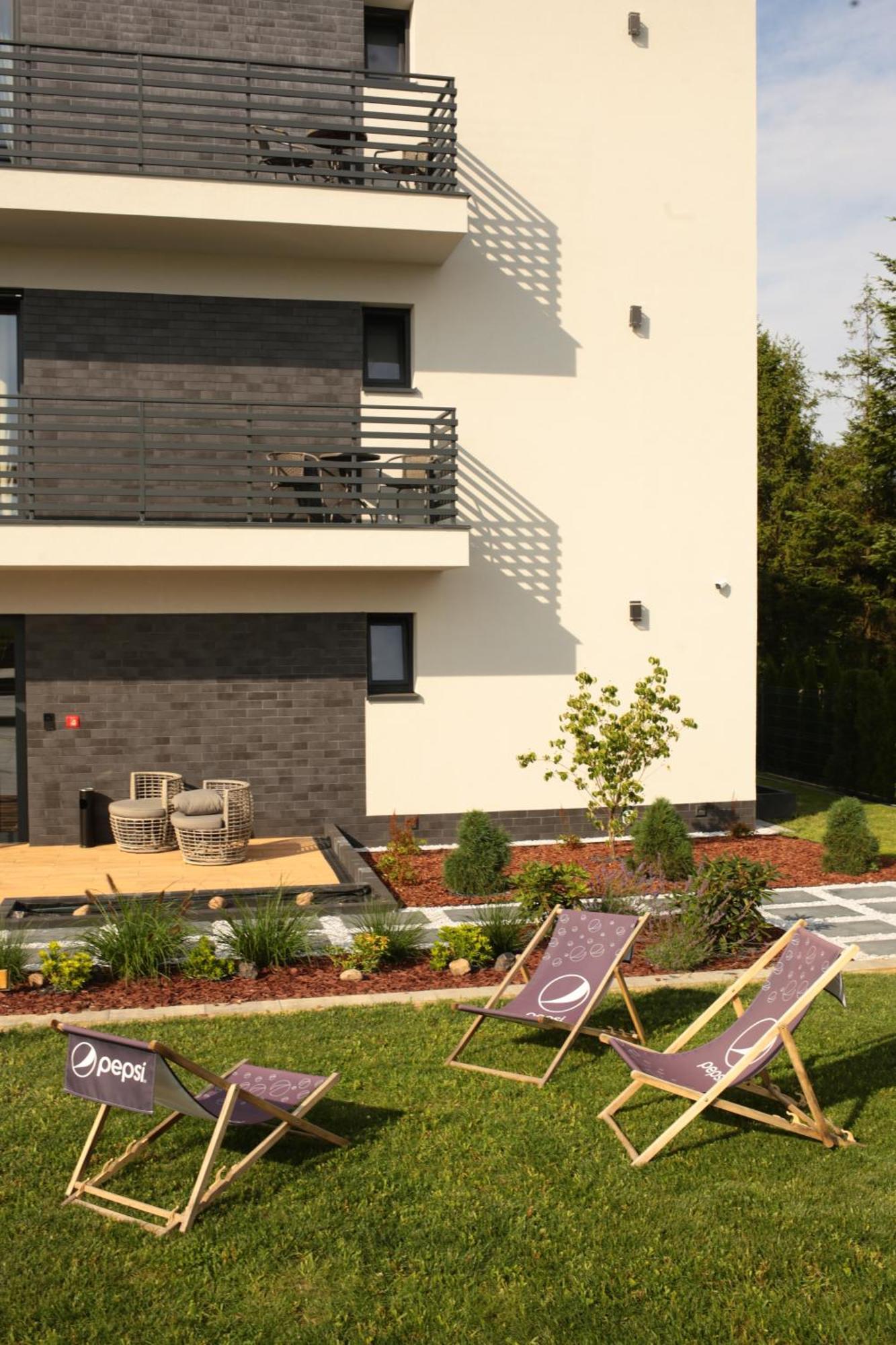 Resto Inn - Smart Apartamenty Blisko Energylandii Polwies Екстериор снимка